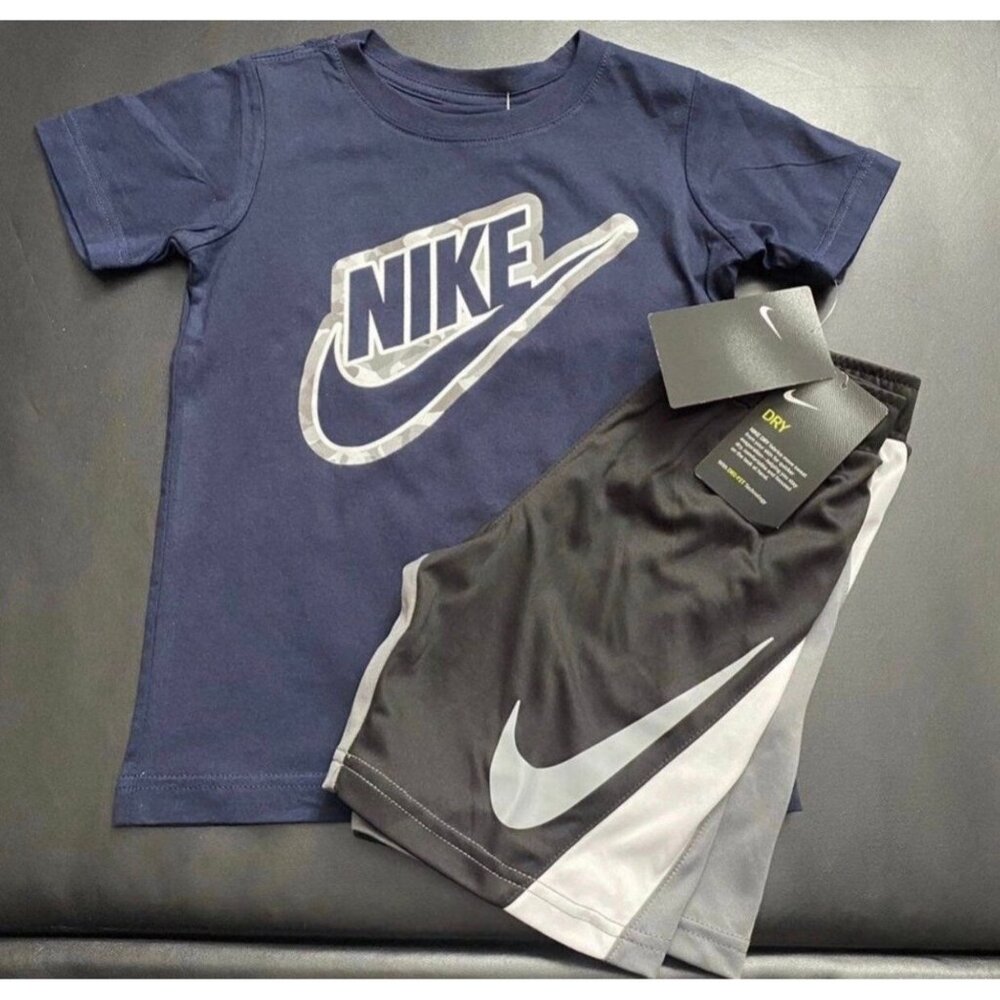 NWT Nike Athletic Set Boys Size 6